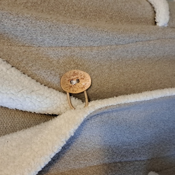 Sz XS (Fits to M) Lovely tan sweater coat w cream collar/ fold down hood & cuffs - Picture 3 of 8
